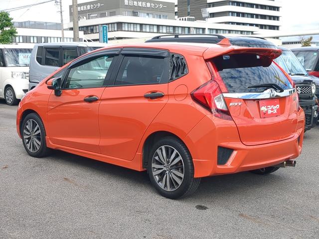 当店では自動車保険の代理店も致しております！お客様お一人お一人の乗り方に合った、最適な自動車保険・保証内容をご案内させていただきます。経験と知識豊富なスタッフに是非ご相談下さい！