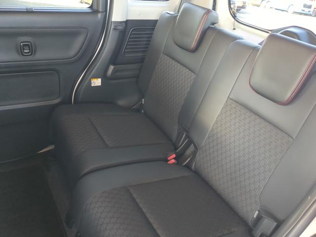 【車内清掃】お客様に気持ちよく見て頂けるよう展示車両は常に綺麗に仕上げております！