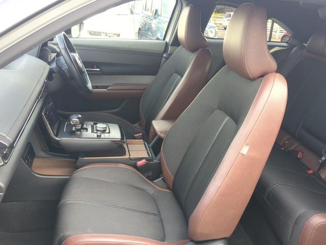 MX-30 ベースグレード ベーシックPKG+インダストリアルクラシックPKGツートン/半革/禁煙/ナビTV/Bluetooth/1オーナー/LED/全周囲カメラ/ETC(9枚目)