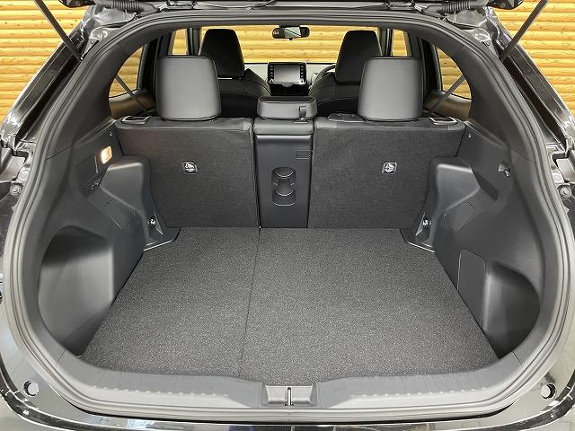 ハイブリッド GRスポーツ 登録済未使用車 8型ディスプレイ 全周囲カメラ ブラインドスポットモニター 18インチAW 専用スポーティシート レーダークルコン プリクラッシュセーフティ LEDヘッドライト 電動パワーステアリング(31枚目)