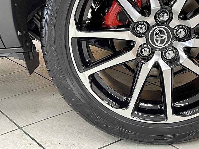 ハイブリッド GRスポーツ 登録済未使用車 8型ディスプレイ 全周囲カメラ ブラインドスポットモニター 18インチAW 専用スポーティシート レーダークルコン プリクラッシュセーフティ LEDヘッドライト 電動パワーステアリング(33枚目)