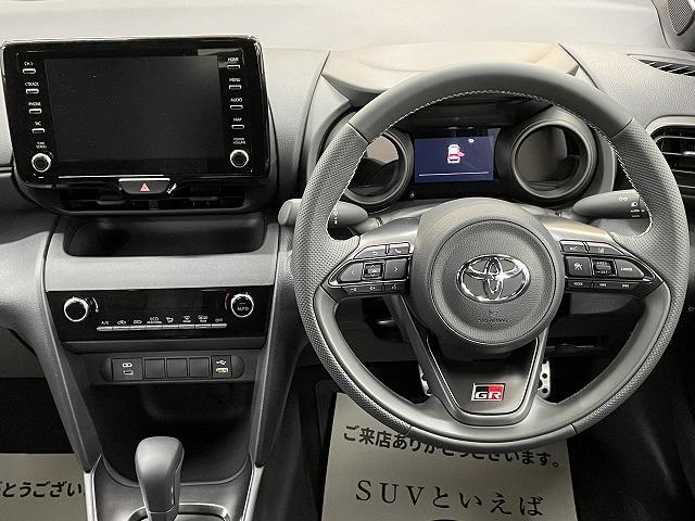 ハイブリッド GRスポーツ 登録済未使用車 8型ディスプレイ 全周囲カメラ ブラインドスポットモニター 18インチAW 専用スポーティシート レーダークルコン プリクラッシュセーフティ LEDヘッドライト 電動パワーステアリング(38枚目)