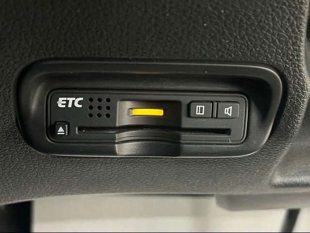 【ＥＴＣ車載器】を装備しておりますので、ご納車直後からの遠距離ドライブも可能です。