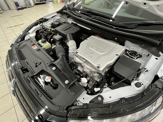 エクリプスクロスＰＨＥＶ Ｐ　純正ディスプレイオーディオ　全周囲カメラ　ＥＴＣ　シートヒーター　ＡＣ１５００Ｗ電源　レーダークルーズコントロール　スマートキー　プッシュスタート　衝突軽減ブレーキ　パワーシート　ステアリングヒーター（76枚目）