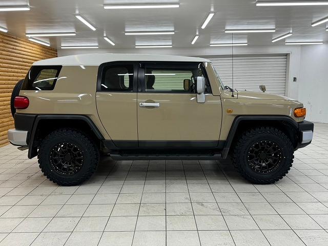 ベースグレード　ナビ　キーレスエントリー　パーキングセンサー　ヘッドライトレベライザー　トラクションコントロール　４ＷＤ　トランスファー　ベージュツートーン(33枚目)