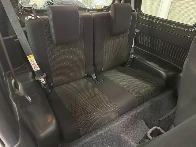 ジムニー ＸＣ　７インチナビ／シートヒーター／衝突軽減ブレーキ／クルーズコントロール／電動格納ミラー／レーンキープアシスト／ダウンヒルアシスト／スマートキー／プッシュスタート／ＬＥＤヘッドライト／純正１６インチアルミ（9枚目）