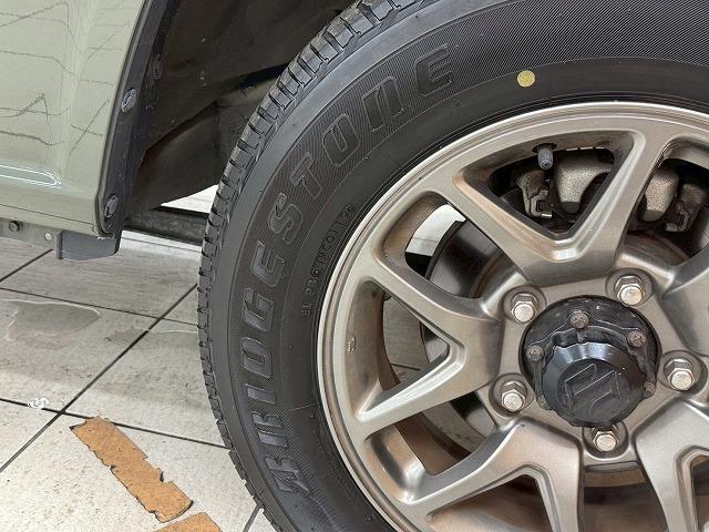 ジムニー ＸＣ　７インチナビ／シートヒーター／衝突軽減ブレーキ／クルーズコントロール／電動格納ミラー／レーンキープアシスト／ダウンヒルアシスト／スマートキー／プッシュスタート／ＬＥＤヘッドライト／純正１６インチアルミ（30枚目）