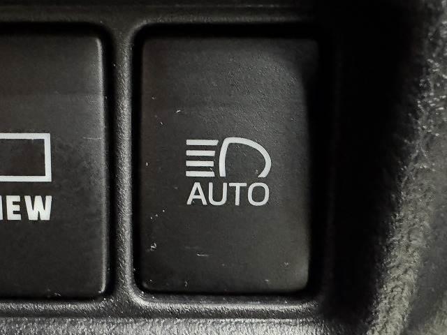 C-HR G モード ネロ セーフティプラス 全方位カメラ/追従クルーズ/シートヒーター/ブラインドスポットモニター/ステアリングリモコン/コーナーセンサー/スマートキー/プッシュスタート/ETC/電動パーキングブレーキ/ブレーキホールド(15枚目)