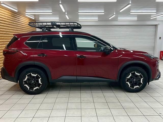 エクストレイル X e-4ORCE エクストリーマーX 1オナ/全周囲/12.3型ナビ/プロパイロット/シートH/シートメモリ/デジタルインナーミラー/キャリア/電動リアゲート/ブラインドスポットモニター/コーナーセンサー/スマートキー/プッシュスタート/(18枚目)