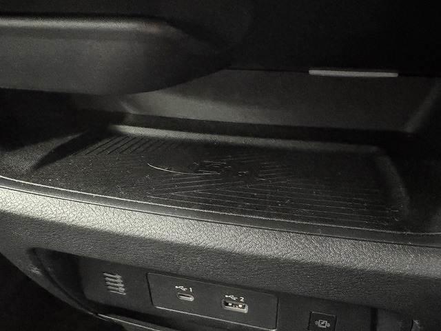 セレナ e-パワー オーテック 12.3型コネクト/プロパイロット/全周囲/両側電動パワスラ/シートヒーター/ステアリングヒーター/ワイヤレス充電/ブラインドスポットモニター/デジタルインナーミラー/ステアリングリモコン/ETC(13枚目)