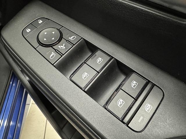 セレナ e-パワー オーテック 12.3型コネクト/プロパイロット/全周囲/両側電動パワスラ/シートヒーター/ステアリングヒーター/ワイヤレス充電/ブラインドスポットモニター/デジタルインナーミラー/ステアリングリモコン/ETC(40枚目)
