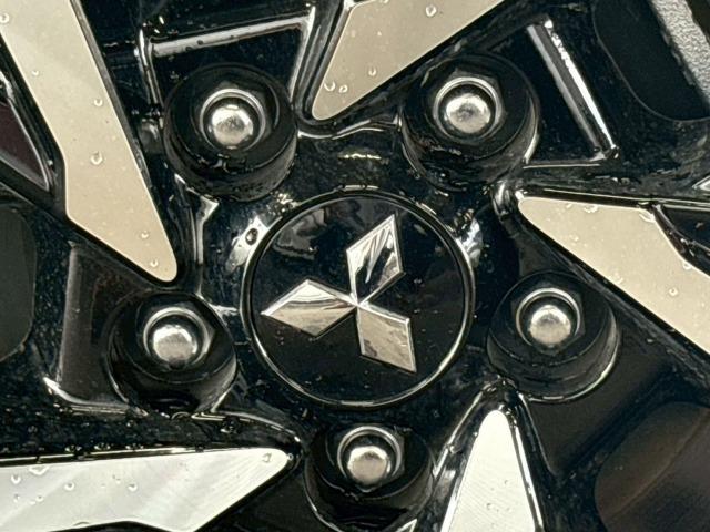 アウトランダーPHEV P BOSE/ワンオーナー/アップルカープレイ/レーダークルーズコントロール/パワーバックドア/クリアランスソナー/シートヒーター/ヘッドアップディスプレイ/ブラインドスポットモニター/全方位カメラ/(27枚目)