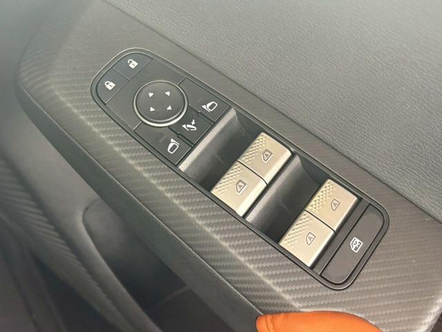 アウトランダーPHEV P BOSE/ワンオーナー/アップルカープレイ/レーダークルーズコントロール/パワーバックドア/クリアランスソナー/シートヒーター/ヘッドアップディスプレイ/ブラインドスポットモニター/全方位カメラ/(56枚目)