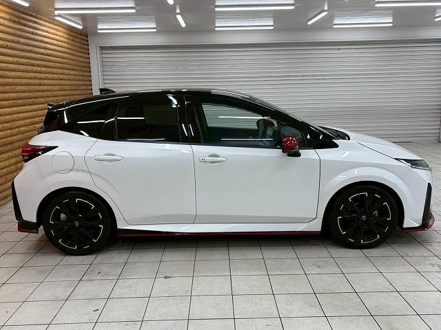 オーラ ニスモ コネクトナビ/寒冷地/プロパイロット/2トン/クリアランスソナー/ブラインドスポットモニター/スマートキー/プッシュスタート/シートヒーター/パーキングアシスト/ステアリングヒーター/LEDヘッド(43枚目)