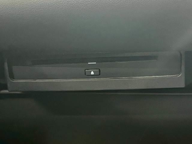 ヴォクシー S-Z 10.5型ナビ/両側電動パワスラ/Bカメラ/追従クルコン/コーナーセンサー/CD・DVDキット/ステアリングリモコン/ダブルエアコン/スマートキー/プッシュスタート/電動パーキングブレーキ/(12枚目)