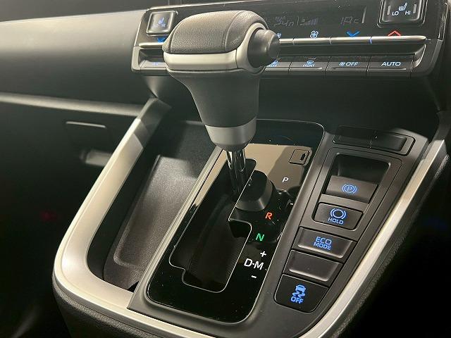 ヴォクシー S-Z 10.5型ナビ/両側電動パワスラ/Bカメラ/追従クルコン/コーナーセンサー/CD・DVDキット/ステアリングリモコン/ダブルエアコン/スマートキー/プッシュスタート/電動パーキングブレーキ/(56枚目)