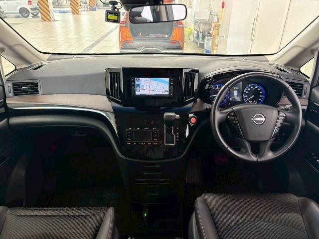 エルグランド 250ハイウェイスターS 両側電動パワスラ/バックカメラ/ブラインドスポットモニター/プッシュスタート/コーナーセンサー/レーダークルーズコントロール/フルセグTV/Bluetooth接続/ETC車載器/ステアリングスイッチ(2枚目)