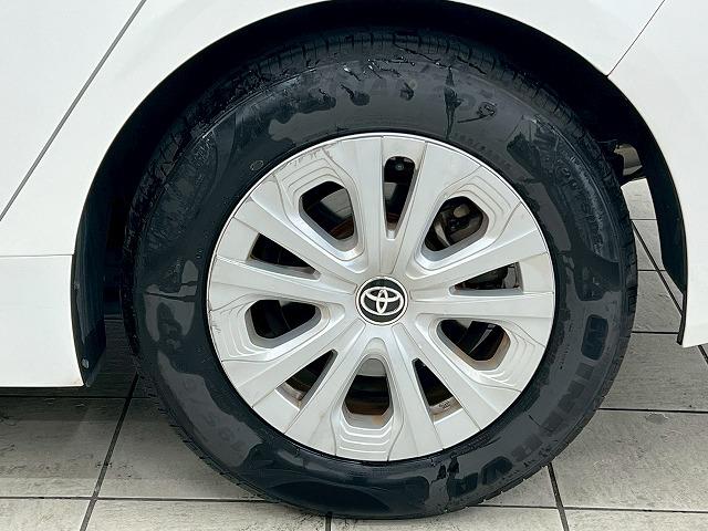 プリウス Ｓ　純正７インチナビ／追従クルーズ／ＬＥＤヘッド／オートマチックハイビーム／バックカメラ／横滑り防止機能／スマートキー／プッシュスタート／ＥＴＣ車載機／オートエアコン／オートライト／ステアリングスイッチ（24枚目）