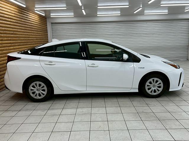 プリウス Ｓ　純正７インチナビ／追従クルーズ／ＬＥＤヘッド／オートマチックハイビーム／バックカメラ／横滑り防止機能／スマートキー／プッシュスタート／ＥＴＣ車載機／オートエアコン／オートライト／ステアリングスイッチ（34枚目）