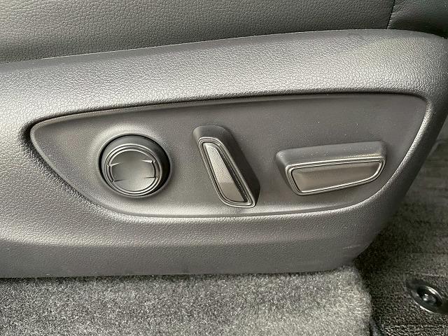 ランドクルーザー250 VX 丸目/全周囲/サンルーフ/12.3型ナビ/BSM/AppleCarPlay/追従クルコン/電動リアゲート/シートH/ベンチレーション/ステアリングH/デジタルインナー/コーナーセンサー/パワーシート(70枚目)