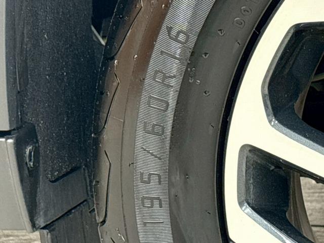 フロンクス ベースグレード 全周囲/9型ナビ/BSM/追従クルコン/クリアランスソナー/レーンキープアシスト/スマートキー/プッシュスタート/パドルシフト/衝突軽減ブレーキ/オートライト/ワイヤレス充電/純正16インチアルミ(29枚目)