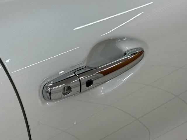 フロンクス ベースグレード 全周囲/9型ナビ/BSM/追従クルコン/クリアランスソナー/レーンキープアシスト/スマートキー/プッシュスタート/パドルシフト/衝突軽減ブレーキ/オートライト/ワイヤレス充電/純正16インチアルミ(31枚目)