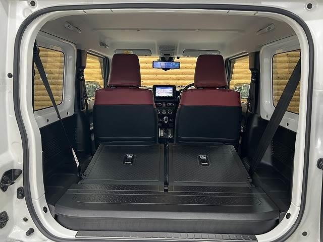 広々としたラゲッジルームはレジャーにも大活躍です！！