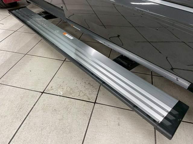 デリカＤ：５ Ｐ　黒革／７人乗り／１０．１型／電動ステップ／全周囲／電動リアゲート／パワーシート／ブラインドスポットモニター／シートヒーター／ステアリングヒーター／ＥＴＣ／追従クルコン／パドルシフト／両側電動パワスラ（7枚目）