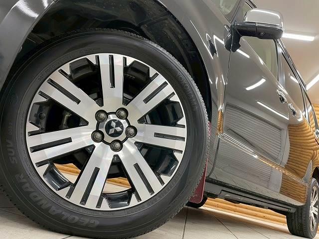 デリカＤ：５ Ｐ　黒革／７人乗り／１０．１型／電動ステップ／全周囲／電動リアゲート／パワーシート／ブラインドスポットモニター／シートヒーター／ステアリングヒーター／ＥＴＣ／追従クルコン／パドルシフト／両側電動パワスラ（11枚目）