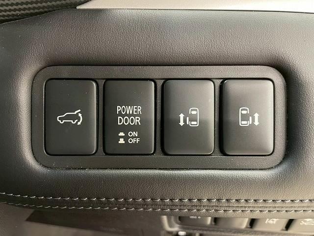 デリカＤ：５ Ｐ　黒革／７人乗り／１０．１型／電動ステップ／全周囲／電動リアゲート／パワーシート／ブラインドスポットモニター／シートヒーター／ステアリングヒーター／ＥＴＣ／追従クルコン／パドルシフト／両側電動パワスラ（12枚目）