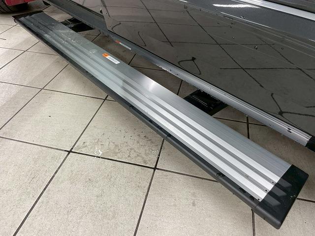 デリカＤ：５ Ｐ　黒革／７人乗り／１０．１型／電動ステップ／全周囲／電動リアゲート／パワーシート／ブラインドスポットモニター／シートヒーター／ステアリングヒーター／ＥＴＣ／追従クルコン／パドルシフト／両側電動パワスラ（33枚目）