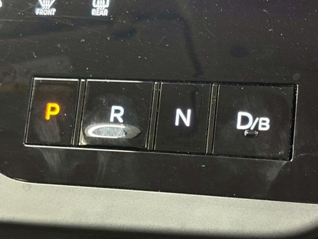 セレナ e-POWER ハイウェイスターV 全周囲/両側電動パワスラ/プロパイロット/ブラインドスポットモニター/デジタルインナーミラー/コーナーセンサー/ダブルエアコン/ステアリングリモコン/ETC/オートエアコン/プッシュスタート/(65枚目)