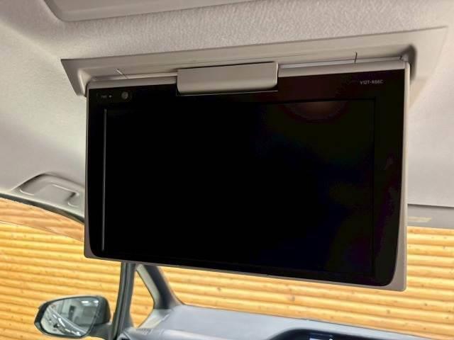 ノア ハイブリッドSi 純正ナビ/フリップダウン/両側電動パワスラ/フルセグ/ETC/バックカメラ/ステアリングリモコン/レーンキープアシスタンス/スマートキー/プッシュスタート/オートライト/フロントフォグランプ(5枚目)