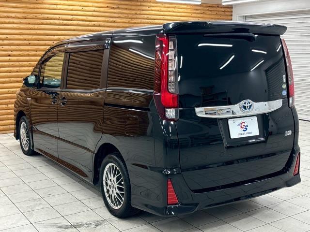 ノア ハイブリッドSi 純正ナビ/フリップダウン/両側電動パワスラ/フルセグ/ETC/バックカメラ/ステアリングリモコン/レーンキープアシスタンス/スマートキー/プッシュスタート/オートライト/フロントフォグランプ(27枚目)