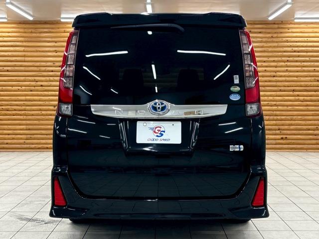 ノア ハイブリッドSi 純正ナビ/フリップダウン/両側電動パワスラ/フルセグ/ETC/バックカメラ/ステアリングリモコン/レーンキープアシスタンス/スマートキー/プッシュスタート/オートライト/フロントフォグランプ(28枚目)