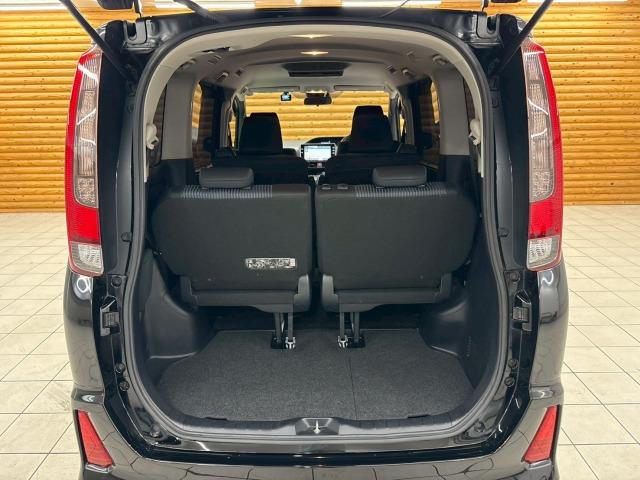 ノア ハイブリッドSi 純正ナビ/フリップダウン/両側電動パワスラ/フルセグ/ETC/バックカメラ/ステアリングリモコン/レーンキープアシスタンス/スマートキー/プッシュスタート/オートライト/フロントフォグランプ(37枚目)