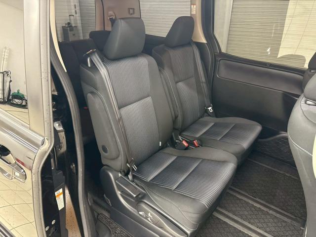 ノア ハイブリッドSi 純正ナビ/フリップダウン/両側電動パワスラ/フルセグ/ETC/バックカメラ/ステアリングリモコン/レーンキープアシスタンス/スマートキー/プッシュスタート/オートライト/フロントフォグランプ(39枚目)