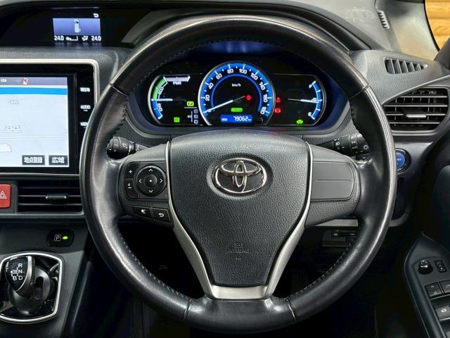 ノア ハイブリッドSi 純正ナビ/フリップダウン/両側電動パワスラ/フルセグ/ETC/バックカメラ/ステアリングリモコン/レーンキープアシスタンス/スマートキー/プッシュスタート/オートライト/フロントフォグランプ(43枚目)