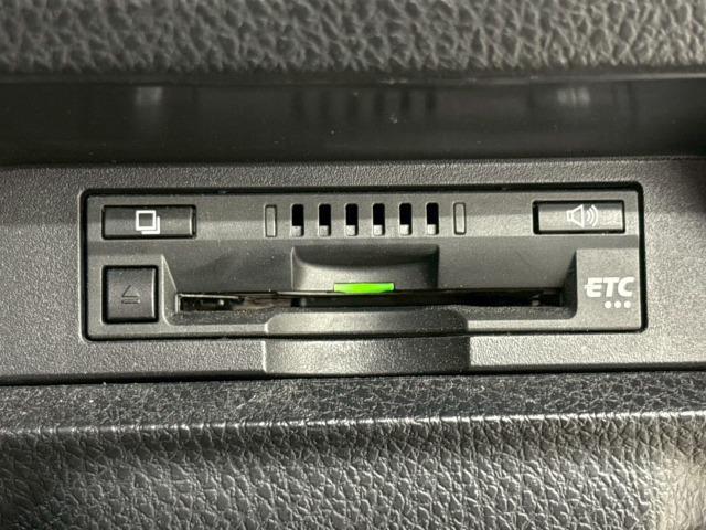 ノア ハイブリッドSi 純正ナビ/フリップダウン/両側電動パワスラ/フルセグ/ETC/バックカメラ/ステアリングリモコン/レーンキープアシスタンス/スマートキー/プッシュスタート/オートライト/フロントフォグランプ(51枚目)