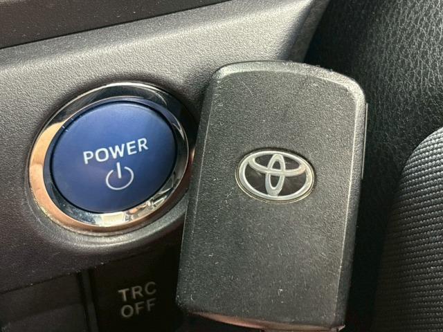 ノア ハイブリッドSi 純正ナビ/フリップダウン/両側電動パワスラ/フルセグ/ETC/バックカメラ/ステアリングリモコン/レーンキープアシスタンス/スマートキー/プッシュスタート/オートライト/フロントフォグランプ(66枚目)