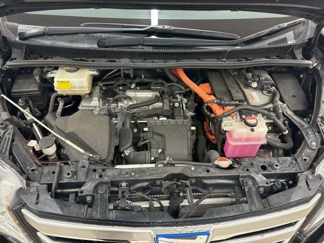 ノア ハイブリッドSi 純正ナビ/フリップダウン/両側電動パワスラ/フルセグ/ETC/バックカメラ/ステアリングリモコン/レーンキープアシスタンス/スマートキー/プッシュスタート/オートライト/フロントフォグランプ(67枚目)