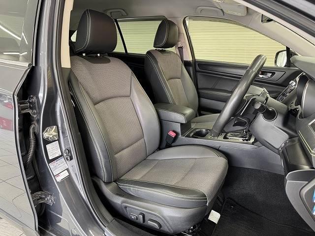 各ブランドのシートカバー取り扱っております、また弊社オリジナルフロアマットもございます。自慢の愛車をアレンジしましょう☆