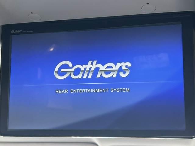 フリップダウンモニター装備で後部座席の方も快適なドライブをお楽しみいただけます！