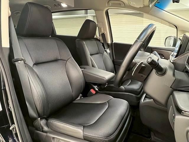 各ブランドのシートカバー取り扱っております、また弊社オリジナルフロアマットもございます。自慢の愛車をアレンジしましょう☆