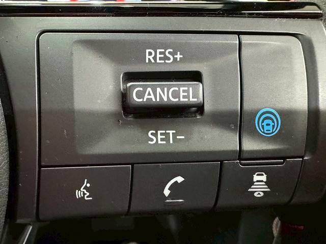 オーラ ニスモ　レカロシート／コネクトナビ／プロパイロット／ワイヤレス充電／コーナーセンサー／ブラインドスポットモニター／スマートキー／プッシュスタート／ＡｐｐｌｅＣａｒＰｌａｙ／パーキングアシスト／オートホールド（7枚目）