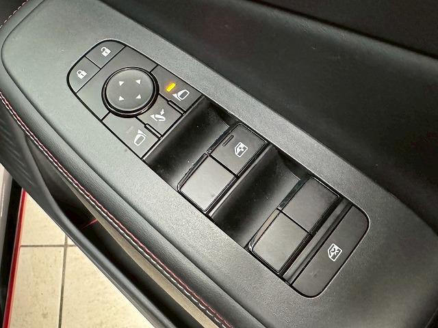 オーラ ニスモ　レカロシート／コネクトナビ／プロパイロット／ワイヤレス充電／コーナーセンサー／ブラインドスポットモニター／スマートキー／プッシュスタート／ＡｐｐｌｅＣａｒＰｌａｙ／パーキングアシスト／オートホールド（54枚目）