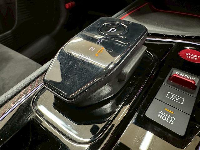 オーラ ニスモ　レカロシート／コネクトナビ／プロパイロット／ワイヤレス充電／コーナーセンサー／ブラインドスポットモニター／スマートキー／プッシュスタート／ＡｐｐｌｅＣａｒＰｌａｙ／パーキングアシスト／オートホールド（63枚目）