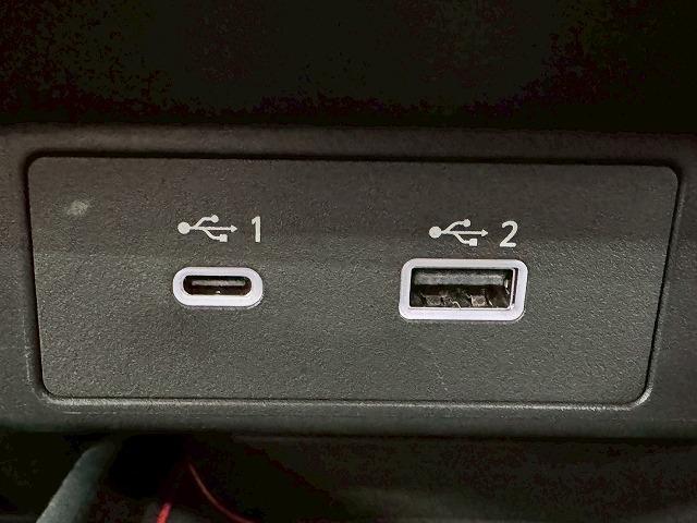 オーラ ニスモ　レカロシート／コネクトナビ／プロパイロット／ワイヤレス充電／コーナーセンサー／ブラインドスポットモニター／スマートキー／プッシュスタート／ＡｐｐｌｅＣａｒＰｌａｙ／パーキングアシスト／オートホールド（64枚目）