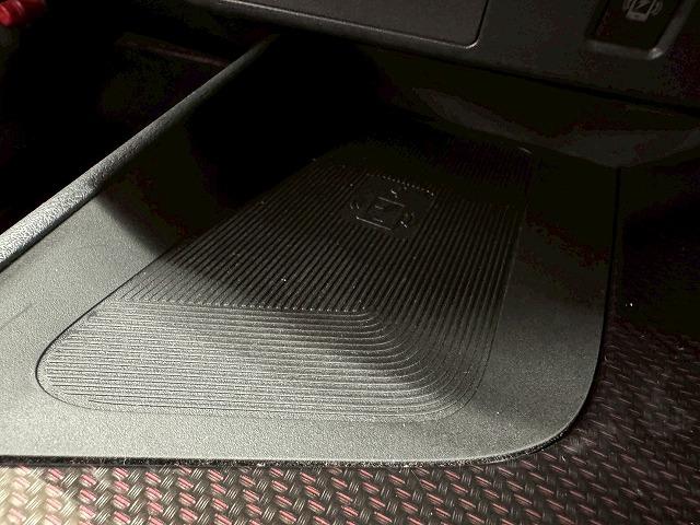 オーラ ニスモ　レカロシート／コネクトナビ／プロパイロット／ワイヤレス充電／コーナーセンサー／ブラインドスポットモニター／スマートキー／プッシュスタート／ＡｐｐｌｅＣａｒＰｌａｙ／パーキングアシスト／オートホールド（70枚目）