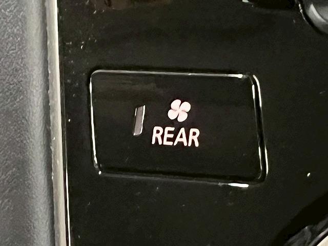 デリカＤ：５ Ｐ　全方位カメラ／フリップダウン／シートヒーター／ブラインドスポットモニター／パワーバックドア／レーンキープアシスト／衝突軽減ブレーキ／パドルシフト／ステアリングヒーター／スマートキー／オートステップ（67枚目）